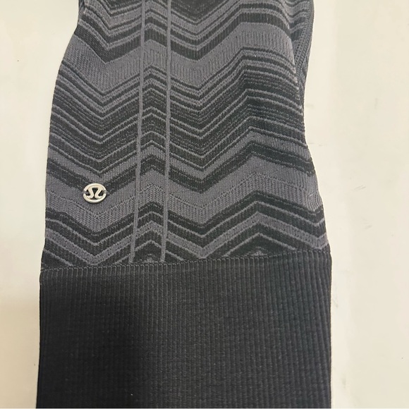 Lululemon Black Gray Chevron Zig Ebb To Street Pants Leggings Seamless Size 6 - Picture 4 of 5